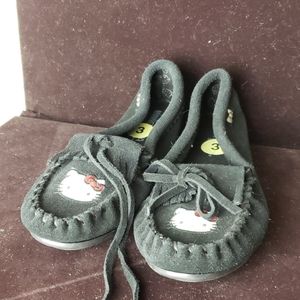 Minnetonka Hello Kitty Mocassins